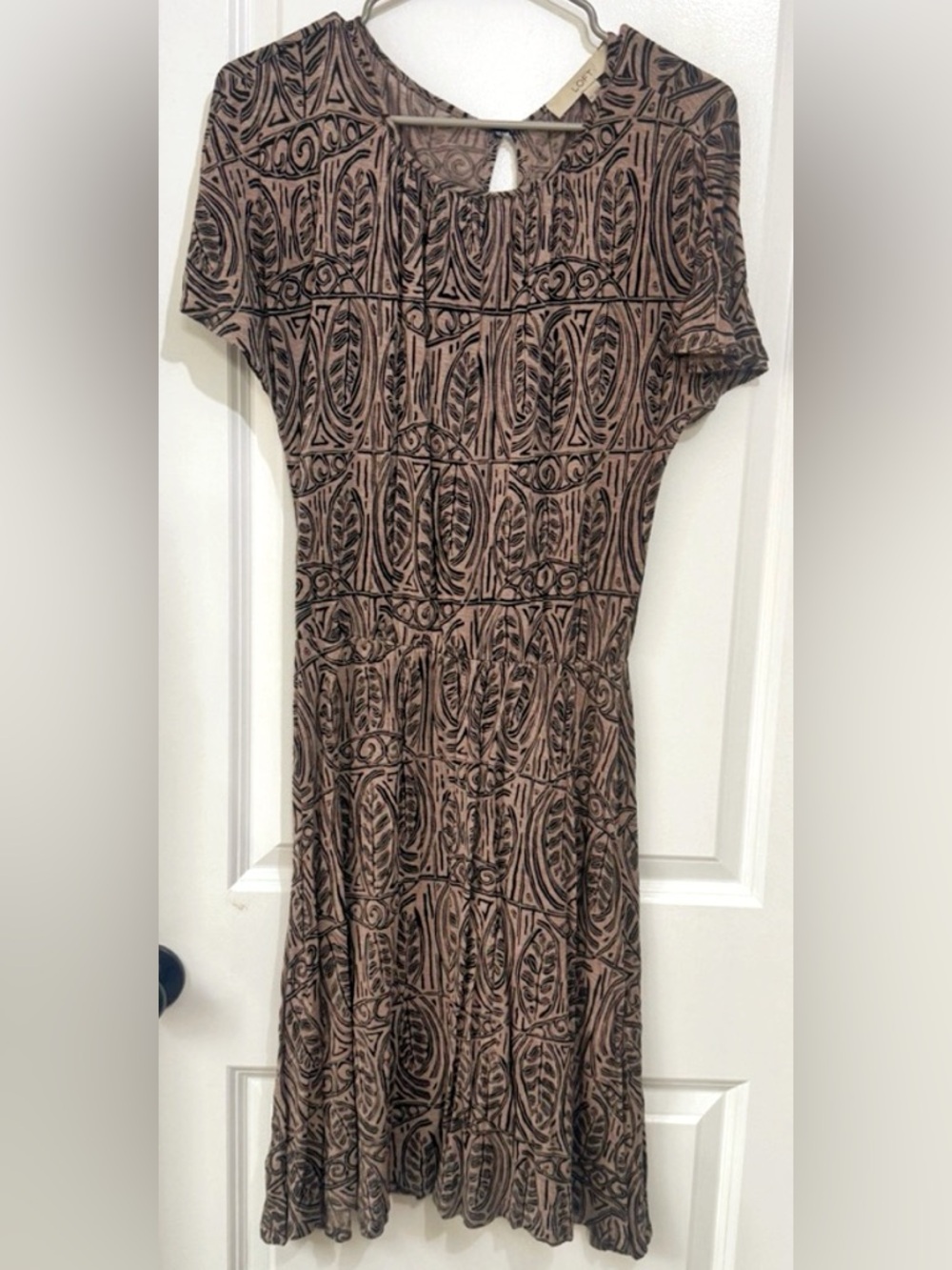LOFT Dress Small Fit Flare Short Sleeve Brown Print Knee Length - Picture 2 of 6